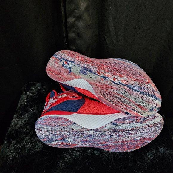 Nike unrvs fly ease air zoom size 15